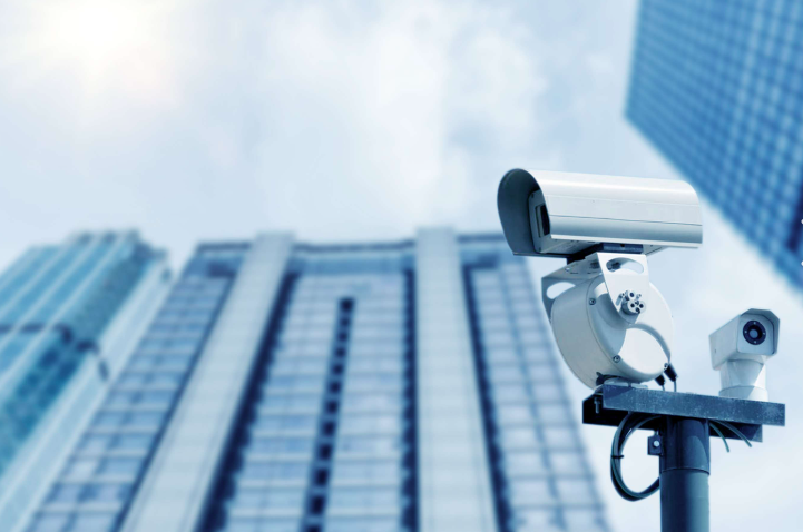 智能安防市场迎爆发增长，移动警务与云技术引领行业升级